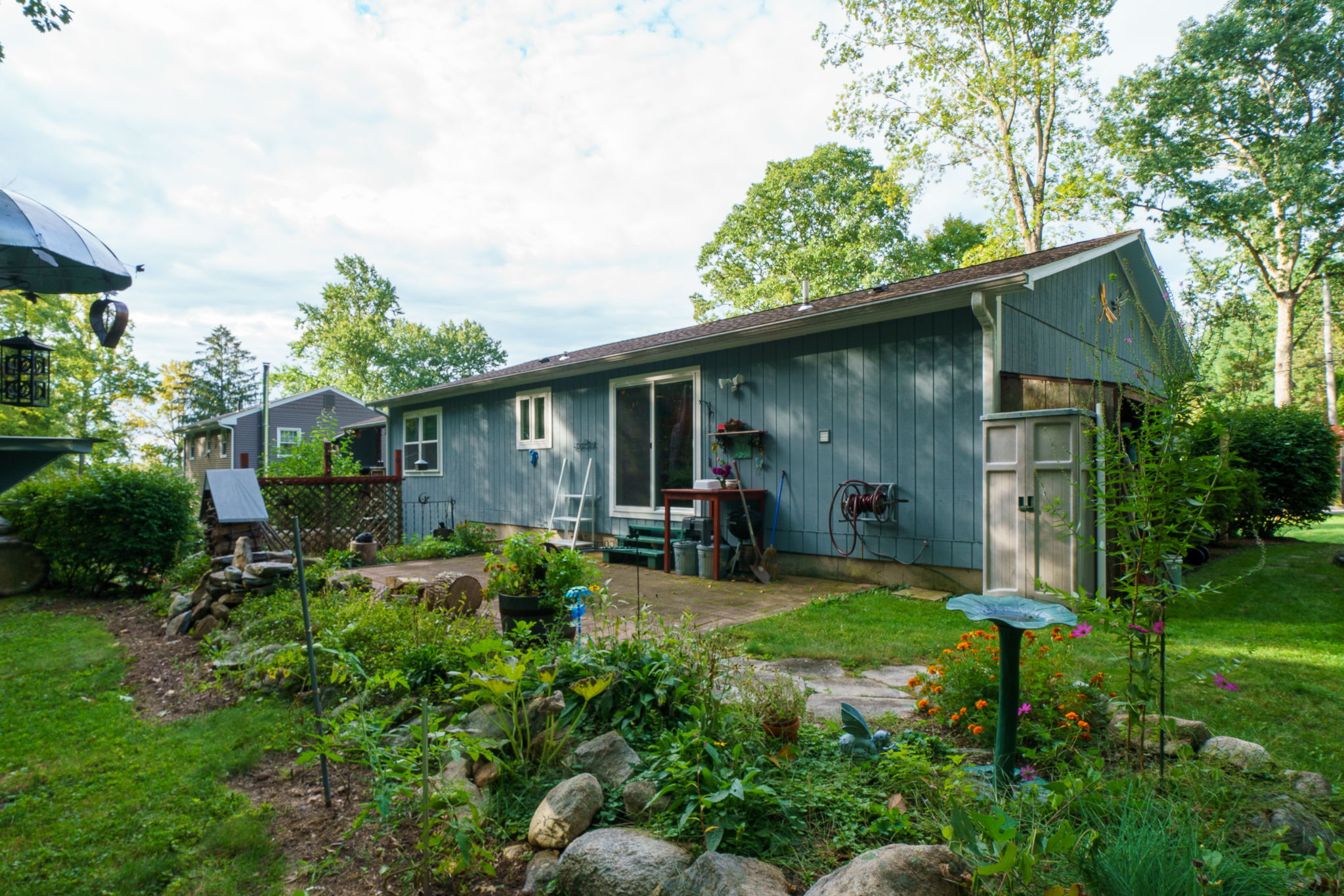 10 Raymond Rd, East Hampton, CT 06424, USA Photo 9