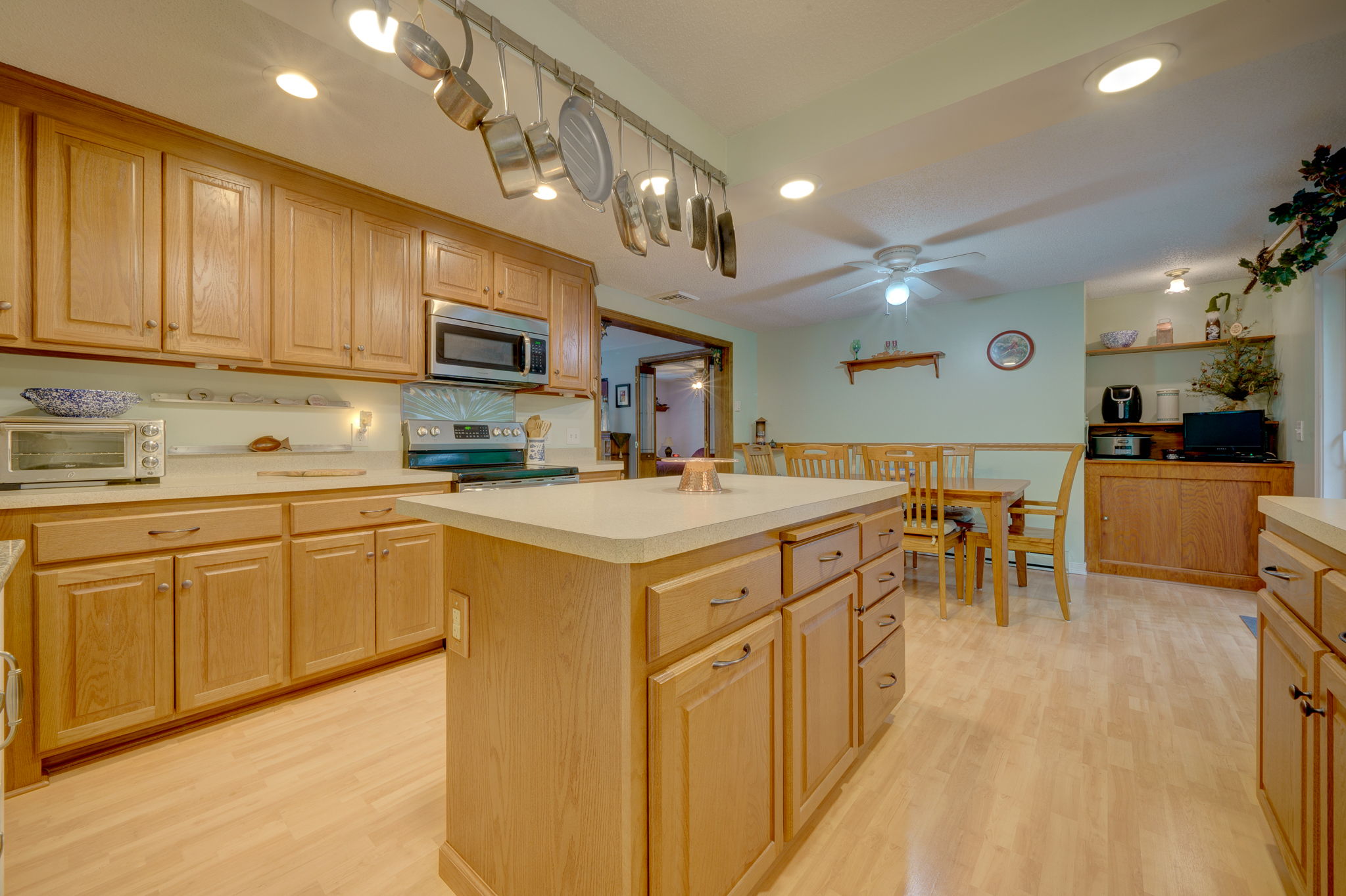 10 Raymond Rd, East Hampton, CT 06424, USA Photo 33