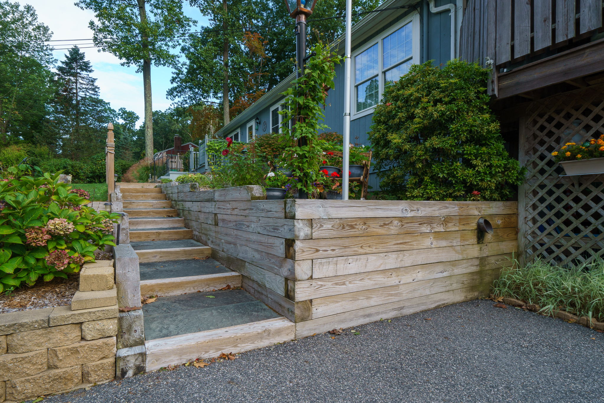 10 Raymond Rd, East Hampton, CT 06424, USA Photo 6