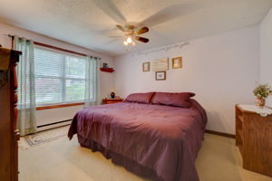 10 Raymond Rd, East Hampton, CT 06424, USA Photo 43