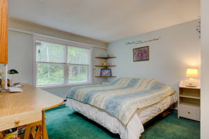 10 Raymond Rd, East Hampton, CT 06424, USA Photo 40