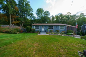 10 Raymond Rd, East Hampton, CT 06424, USA Photo 1