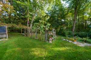 10 Raymond Rd, East Hampton, CT 06424, USA Photo 6