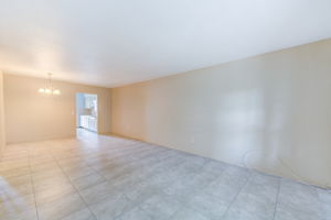 Living Room/Dining Area