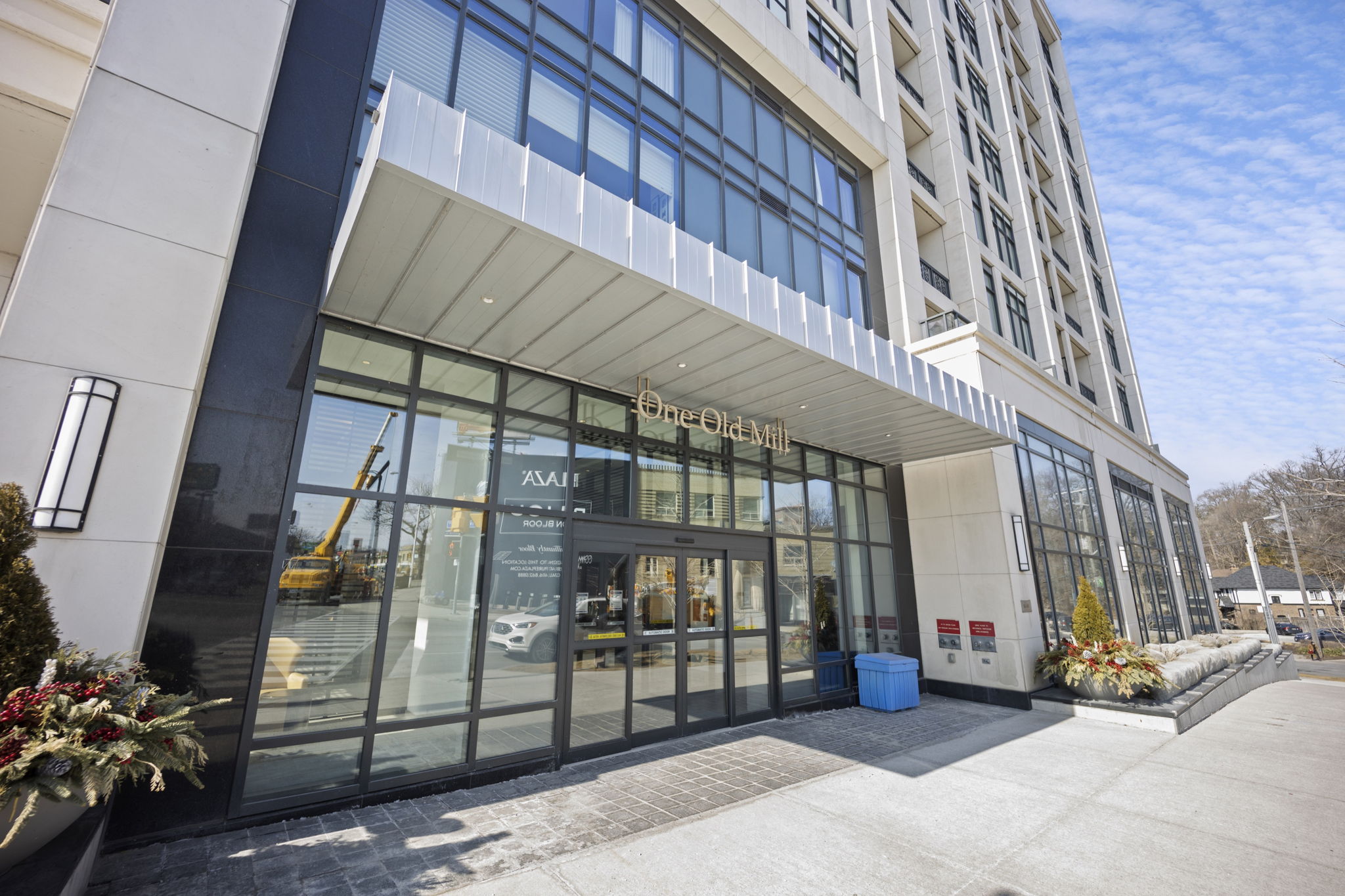 1 Old Mill Dr - Unit 229, Toronto, ON M6S 0A1, CA Photo 3
