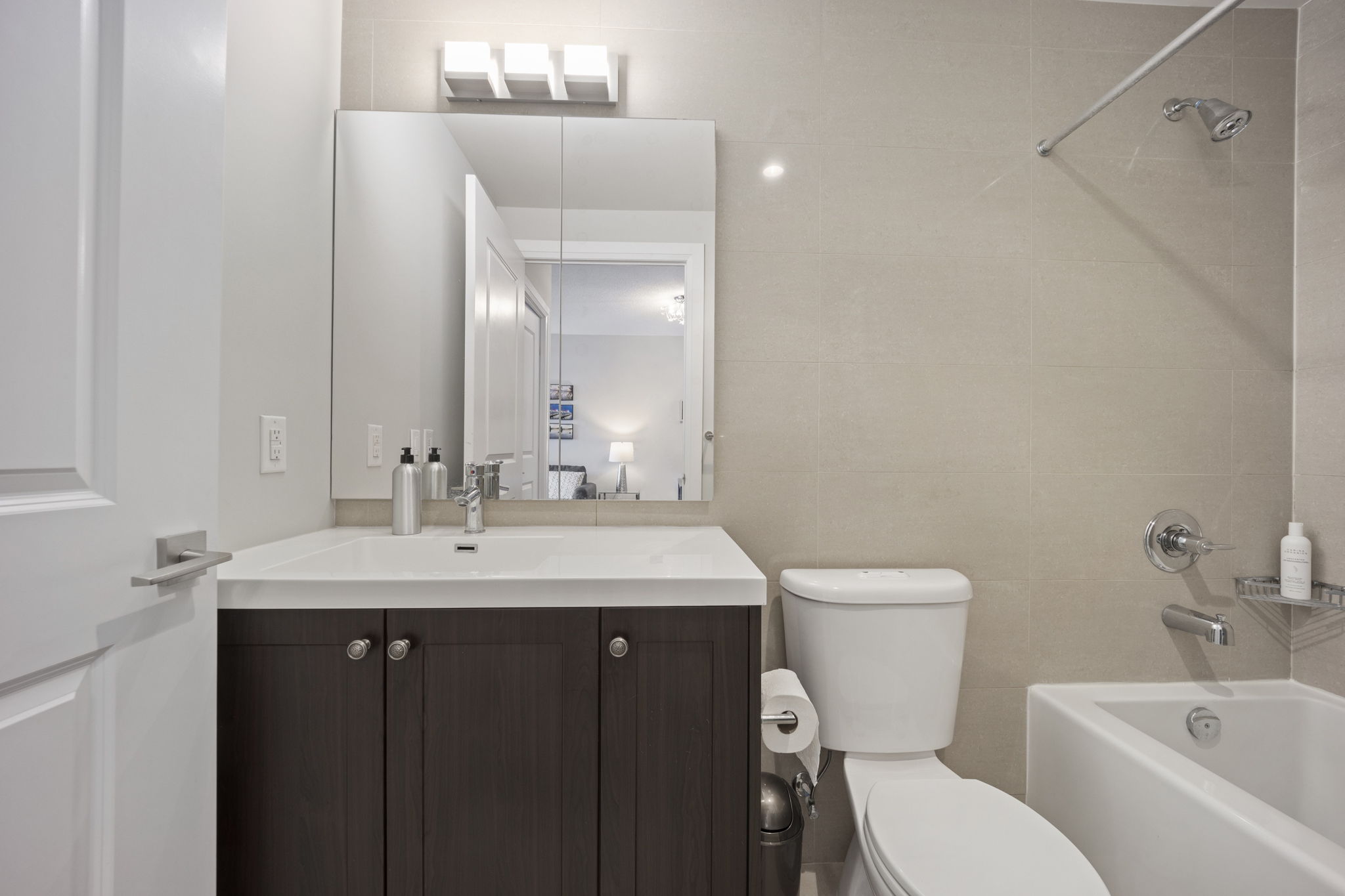 1 Old Mill Dr - Unit 229, Toronto, ON M6S 0A1, CA Photo 16