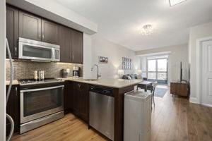 1 Old Mill Dr - Unit 229, Toronto, ON M6S 0A1, CA Photo 6