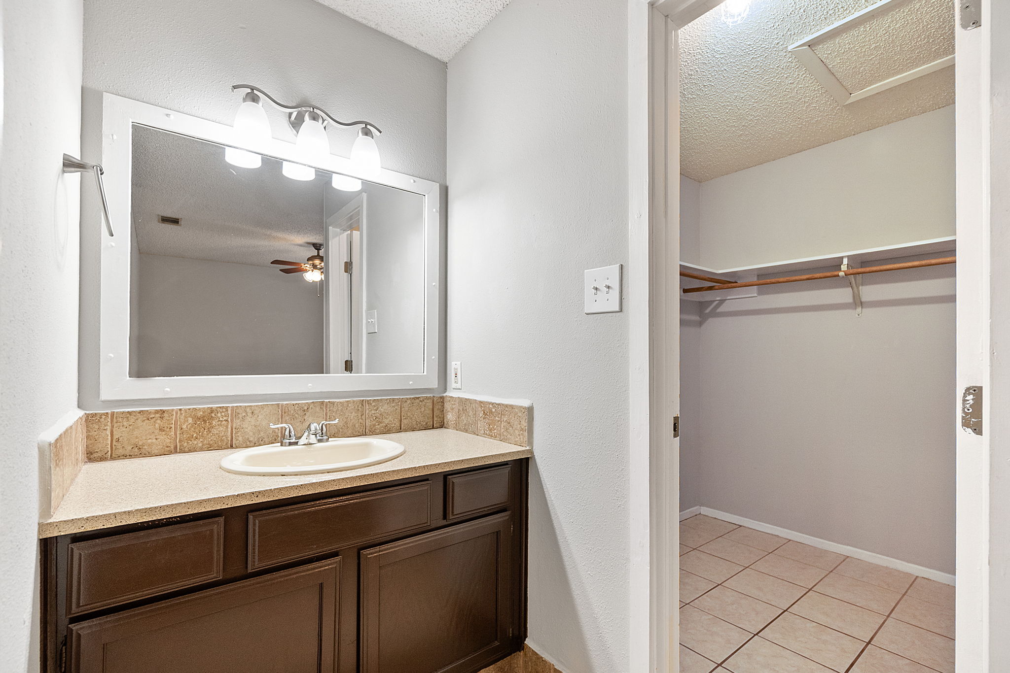 2107 Courtney St #B, Austin, TX 78745, US Photo 17