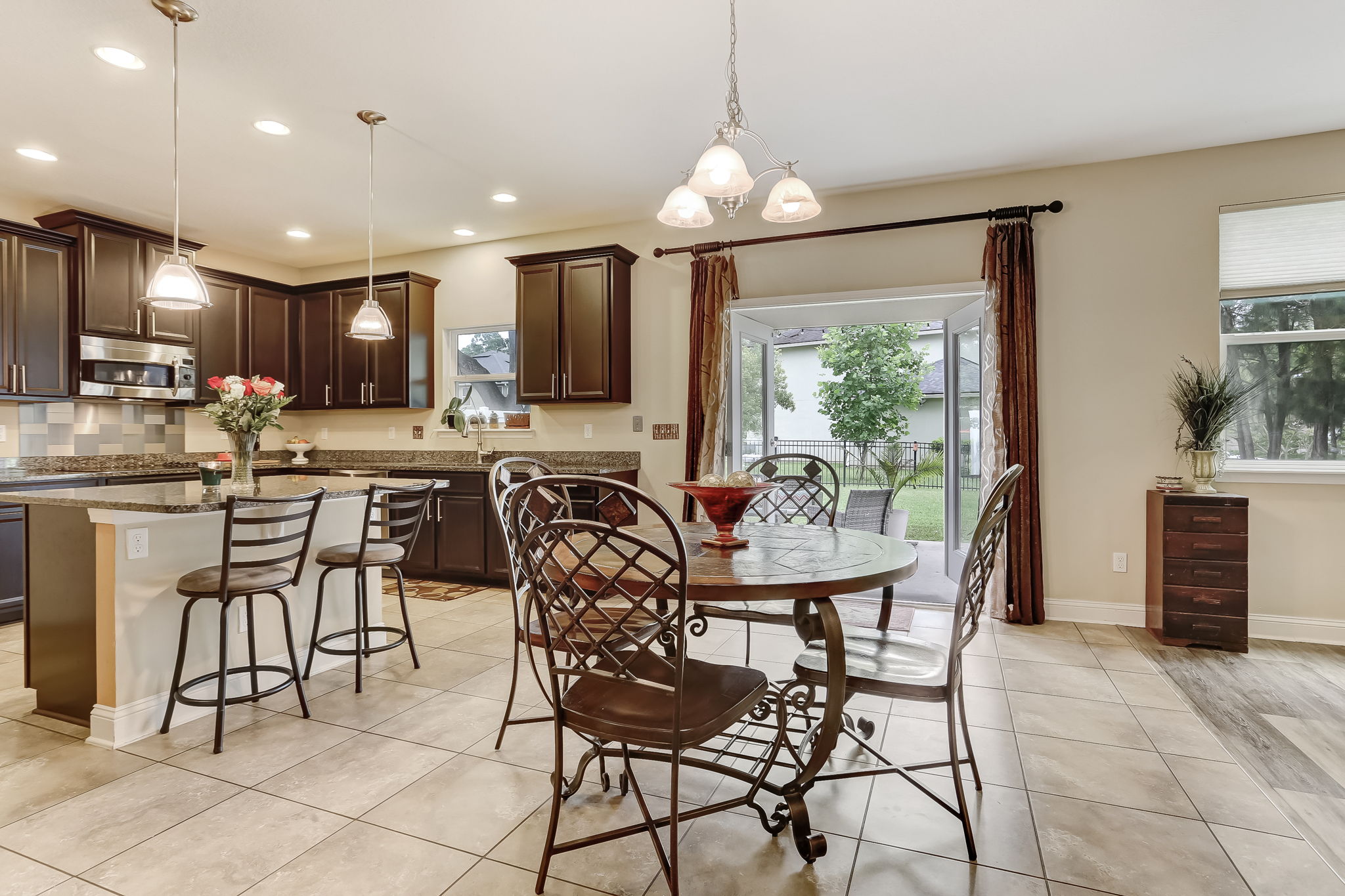 Kitchen/Breakfast Area