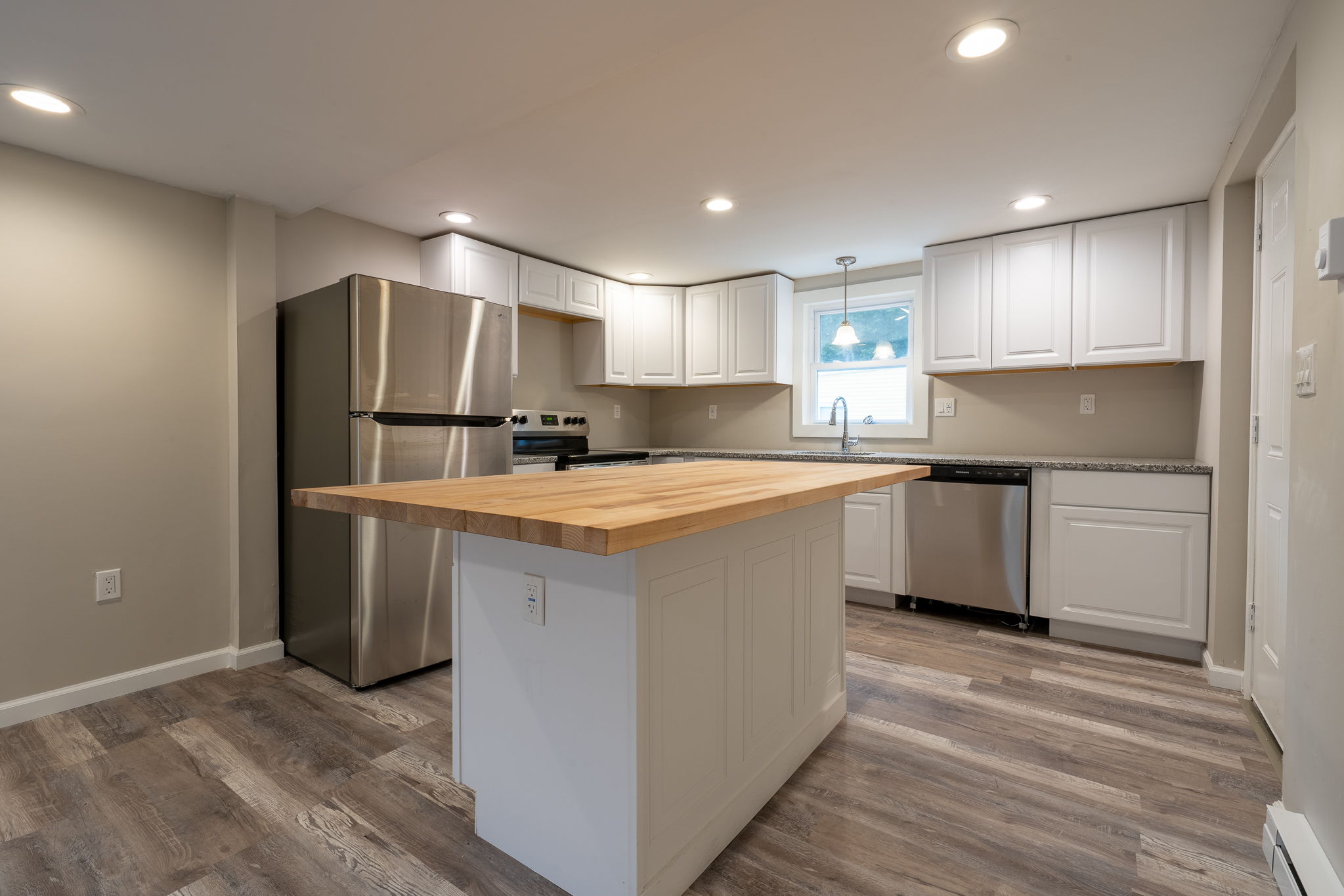 9 Blackhall Ct, New London, CT 06320, USA Photo 29