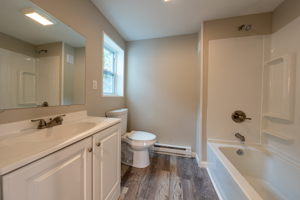 9 Blackhall Ct, New London, CT 06320, USA Photo 32