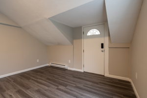 9 Blackhall Ct, New London, CT 06320, USA Photo 8