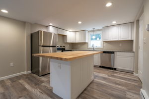 9 Blackhall Ct, New London, CT 06320, USA Photo 28