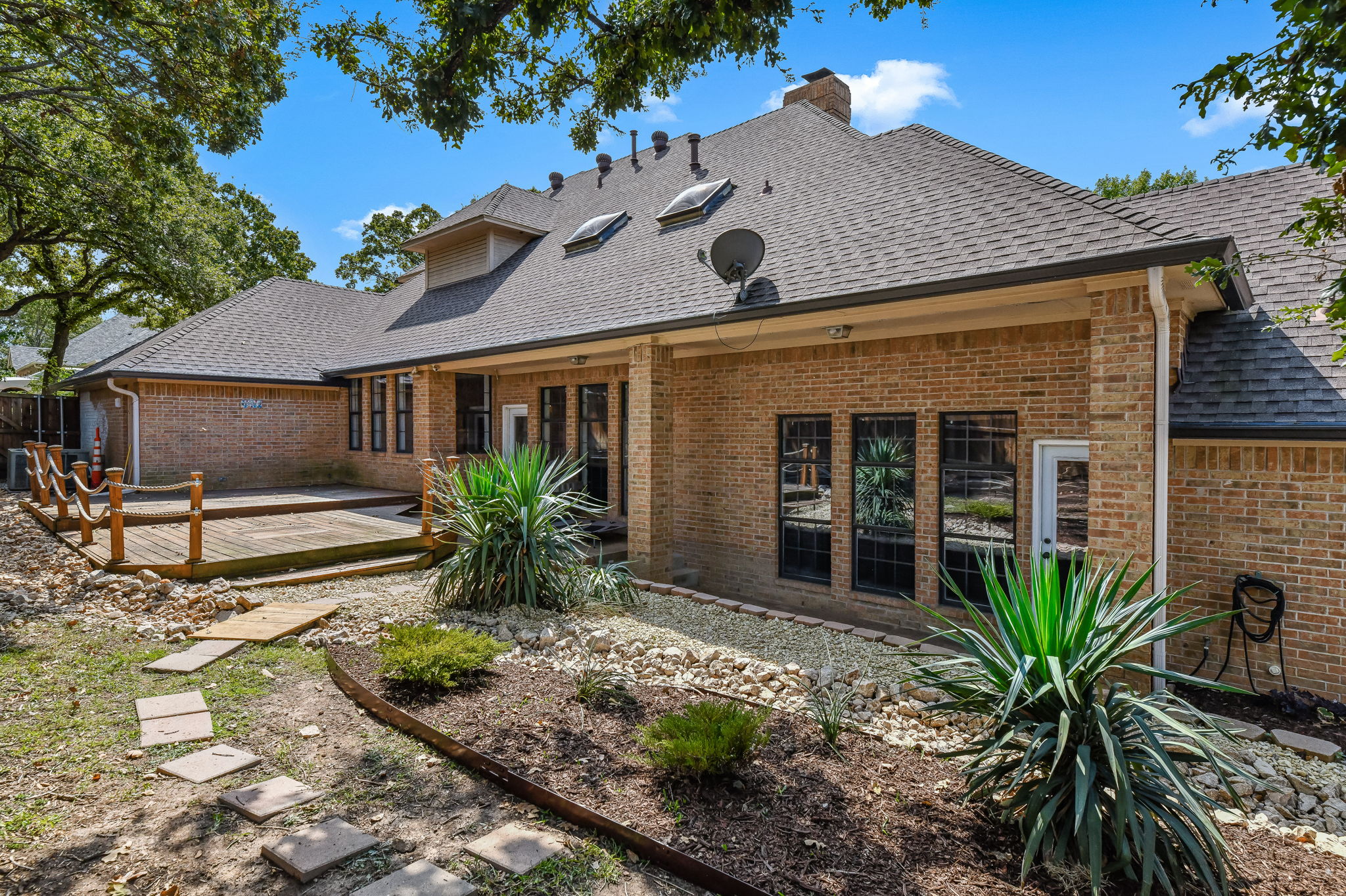 1331 Travis St, Denton, TX 76205 Sharp Frame Media