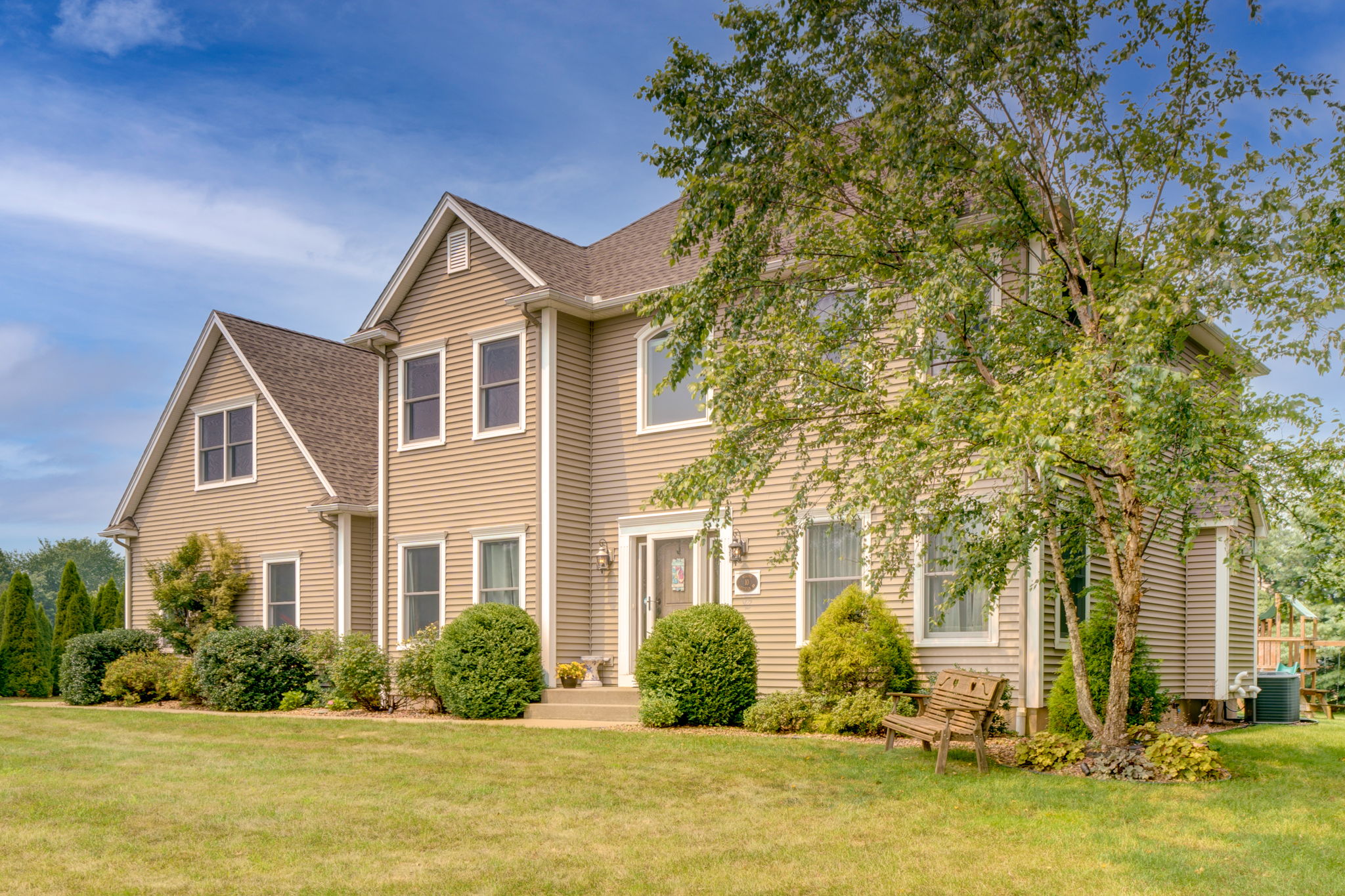 10 La Fountain Rd, Suffield, CT 06078, USA Photo 3