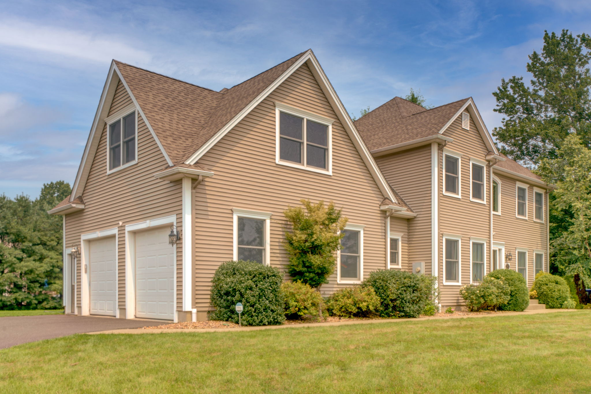 10 La Fountain Rd, Suffield, CT 06078, USA Photo 2