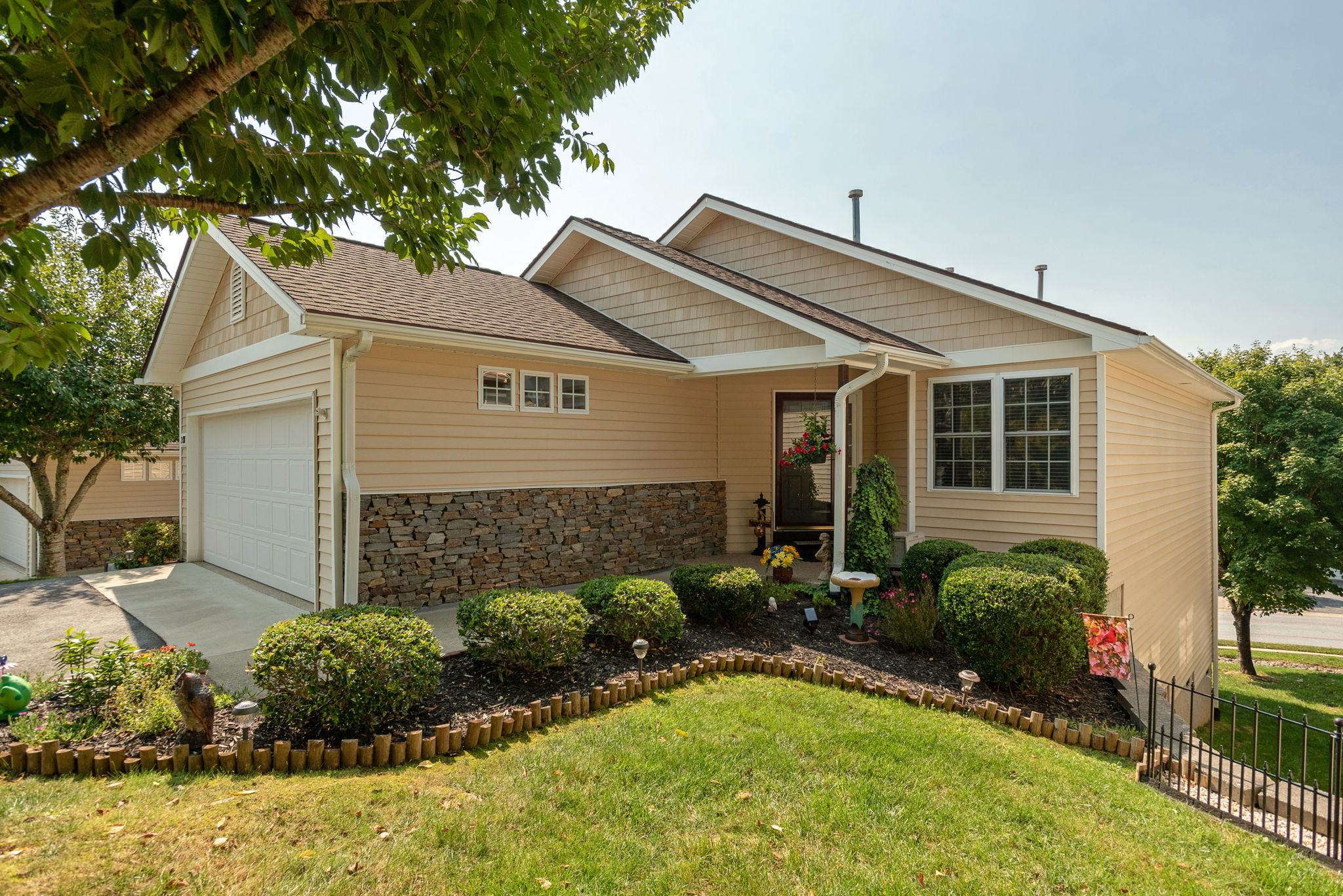 20 W Danbury Ln, Brevard, NC 28712 TCMPhotos