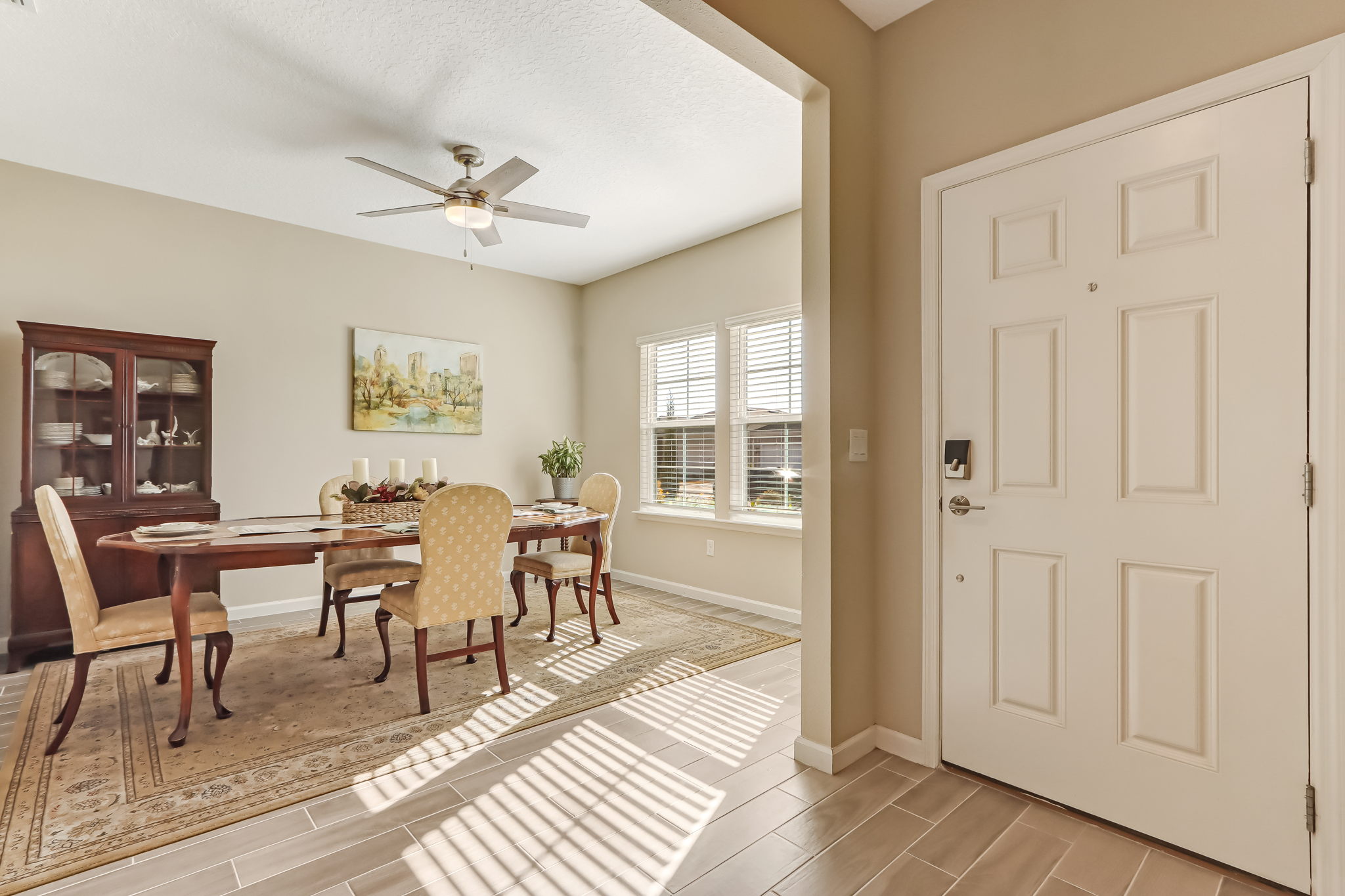 Foyer/Dining Room