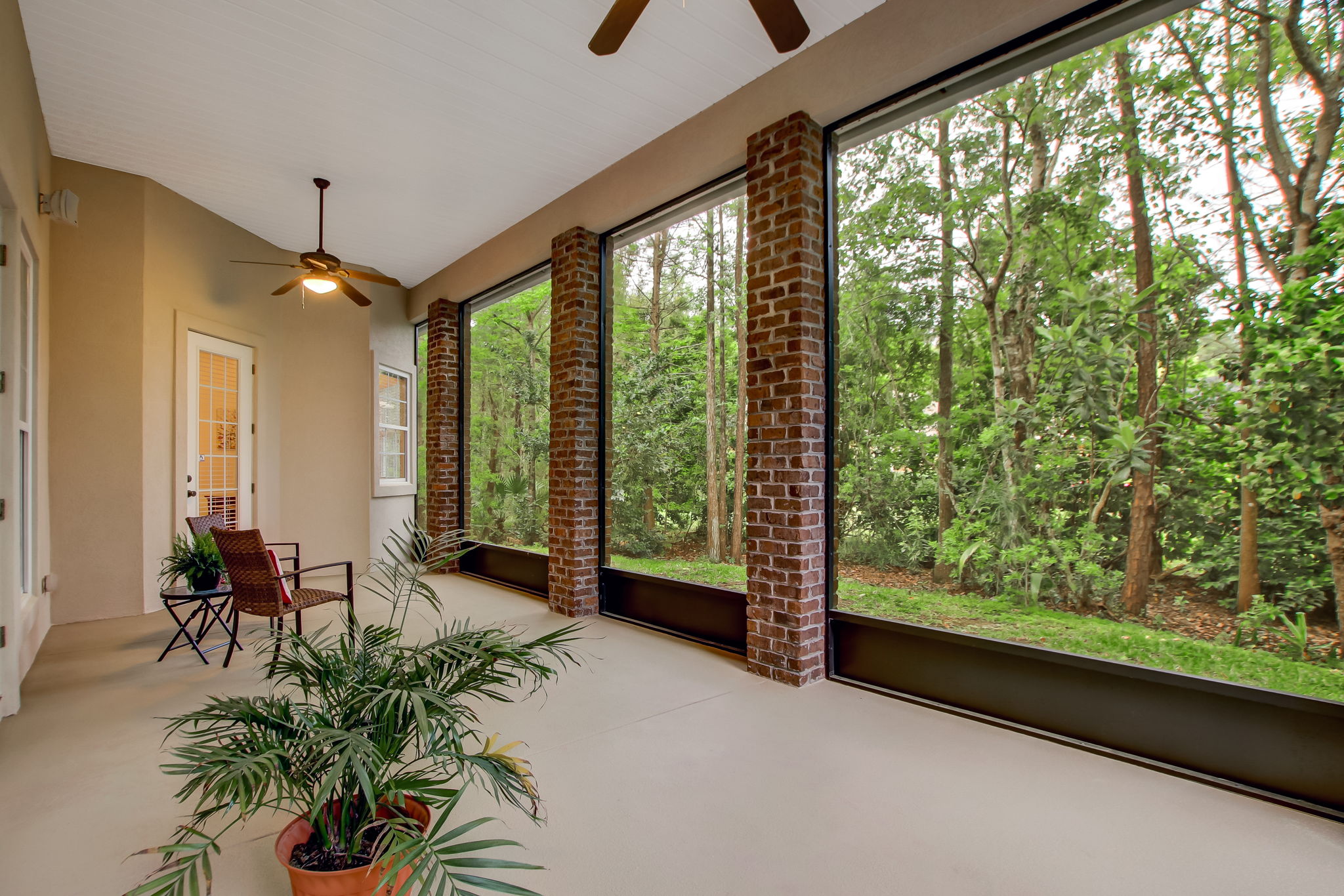 Screened-in Porch