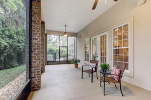 Screened-in Porch