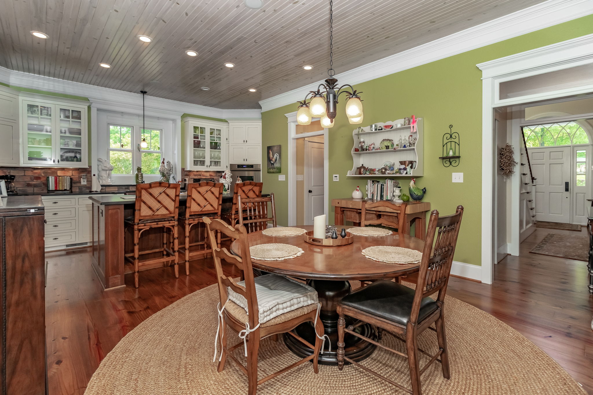 Breakfast Area - Kitchen