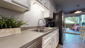 4100 Five Oaks Dr, Durham, NC 27707, USA Photo 16