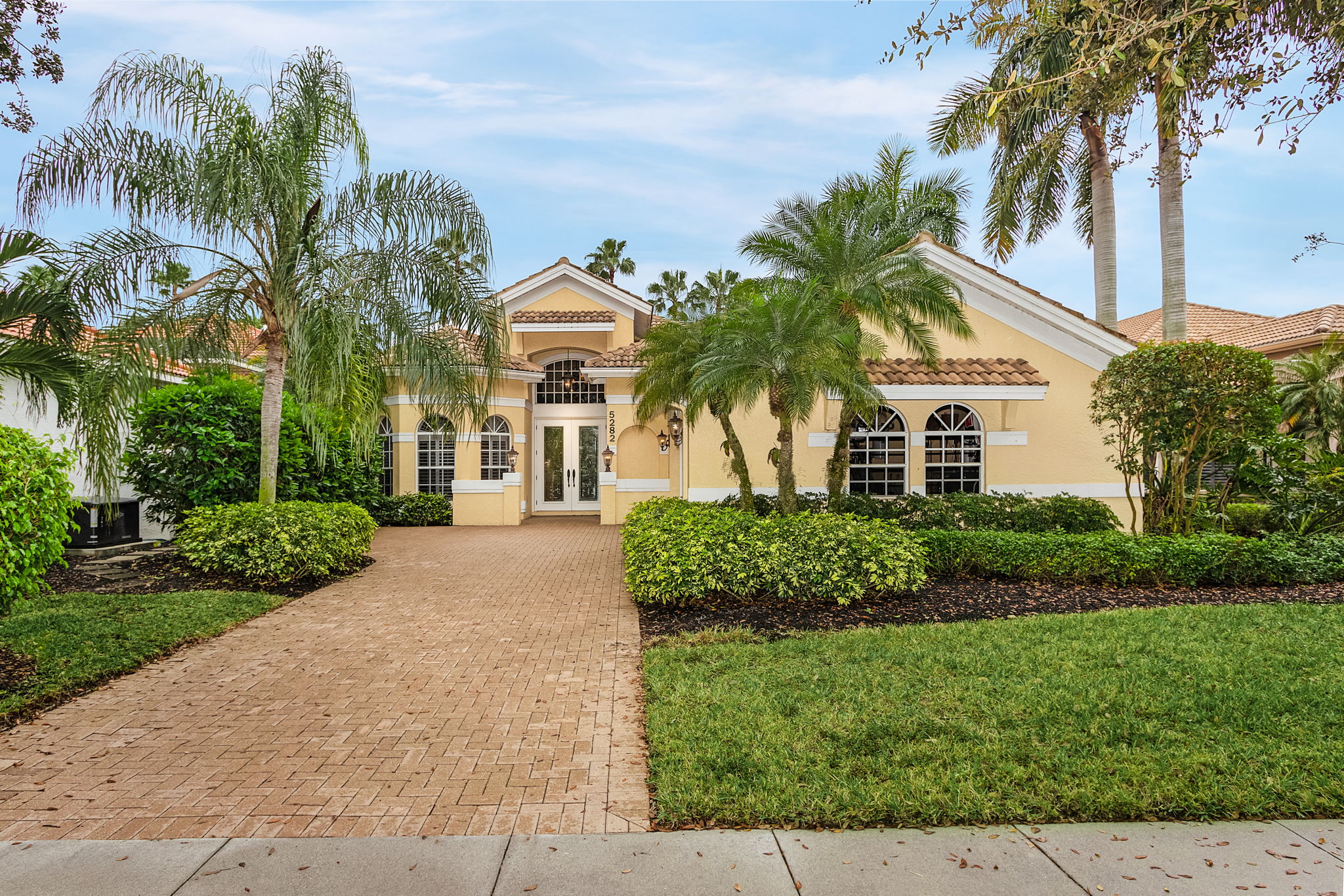 5282 Kensington High St, Naples, FL 34105 VisualPRO Photography