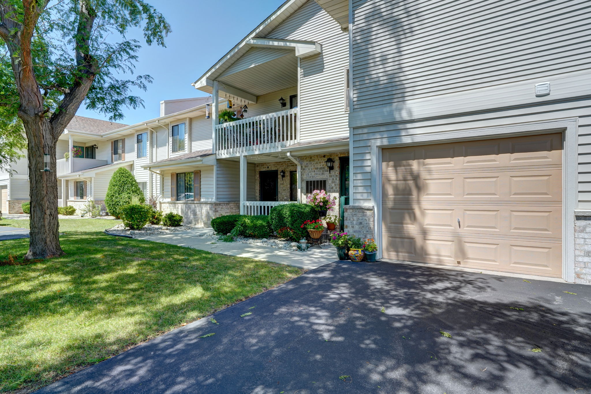 7211 98th Ave, Kenosha, WI 53142 Creative Juice Studios