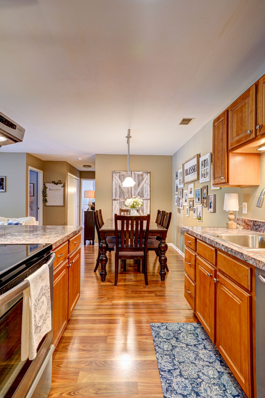 7211 98th Ave, Kenosha, WI 53142 Creative Juice Studios