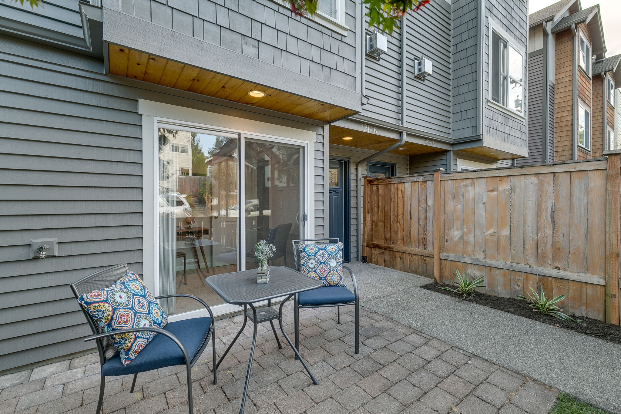 1214 6th Ave N, Seattle, WA 98109, USA Photo 2