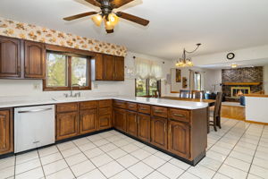 1200 Lexington Dr, Algonquin, IL 60102, US Photo 10