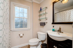 671 Andrews St, Southington, CT 06489, US Photo 45