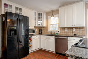 671 Andrews St, Southington, CT 06489, US Photo 32