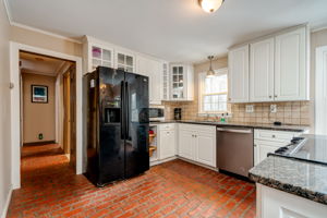 671 Andrews St, Southington, CT 06489, US Photo 31