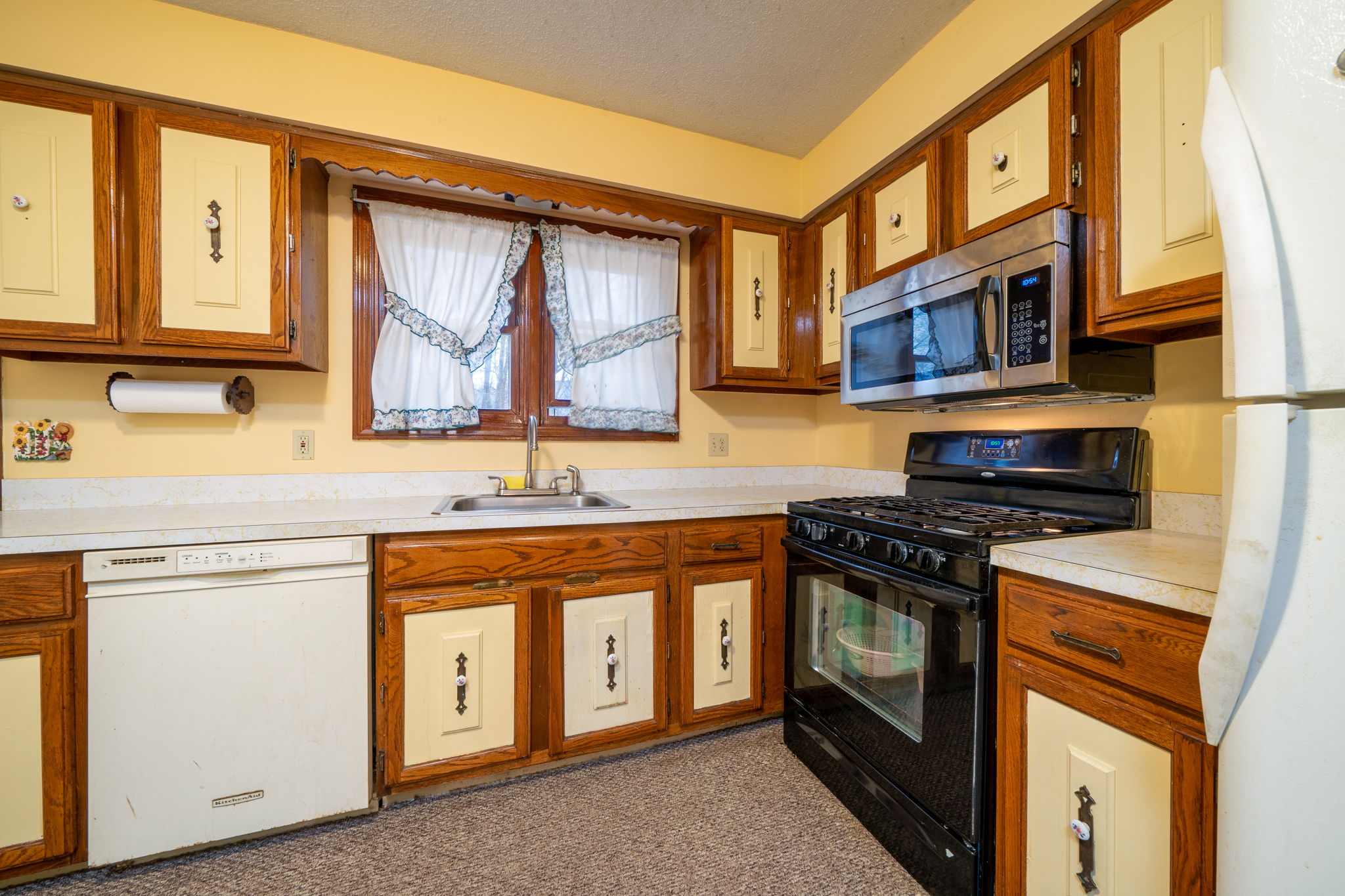 41 Seneca Dr, Meriden, CT 06450, US Photo 23