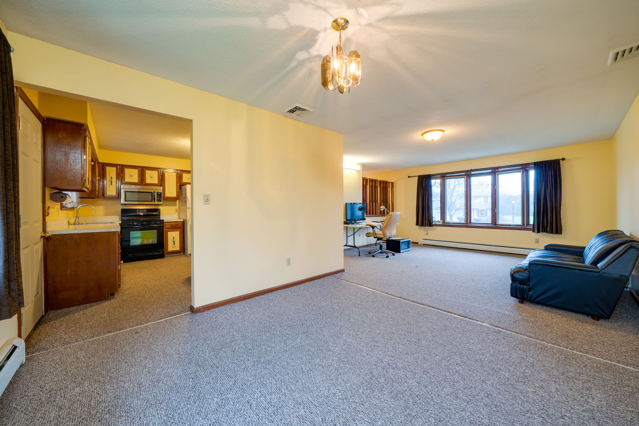 41 Seneca Dr, Meriden, CT 06450, US Photo 17