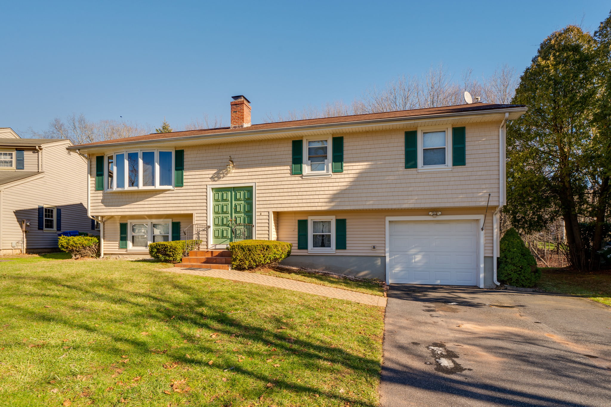 41 Seneca Dr, Meriden, CT 06450, US Photo 2