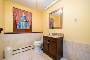 41 Seneca Dr, Meriden, CT 06450, US Photo 44