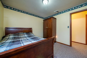 41 Seneca Dr, Meriden, CT 06450, US Photo 24