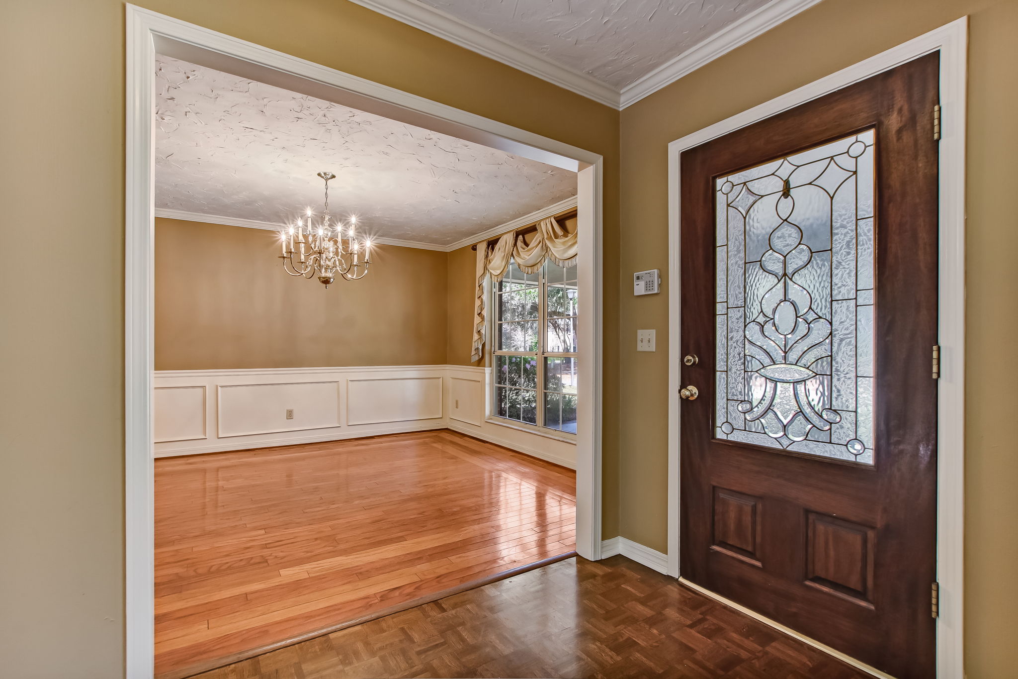 Foyer/Dining Room