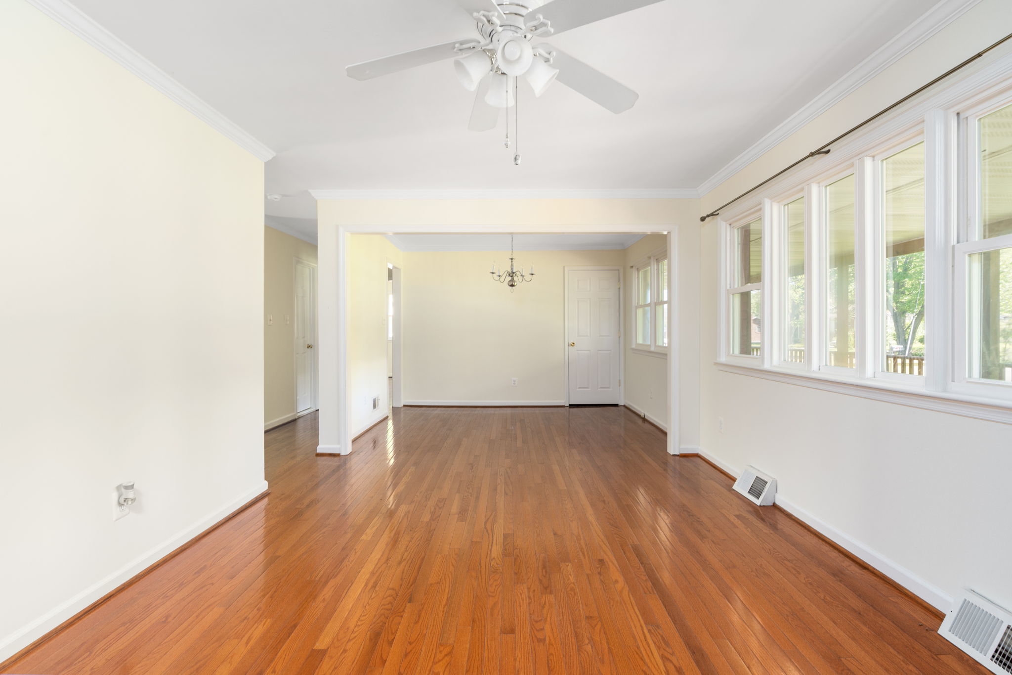 7818 Howard St, Manassas, VA 20111, US Photo 3