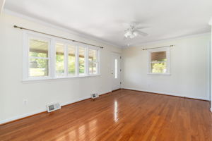 7818 Howard St, Manassas, VA 20111, US Photo 4