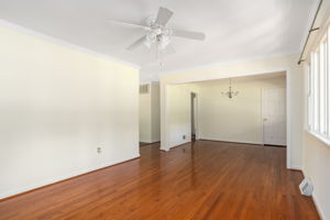 7818 Howard St, Manassas, VA 20111, US Photo 5