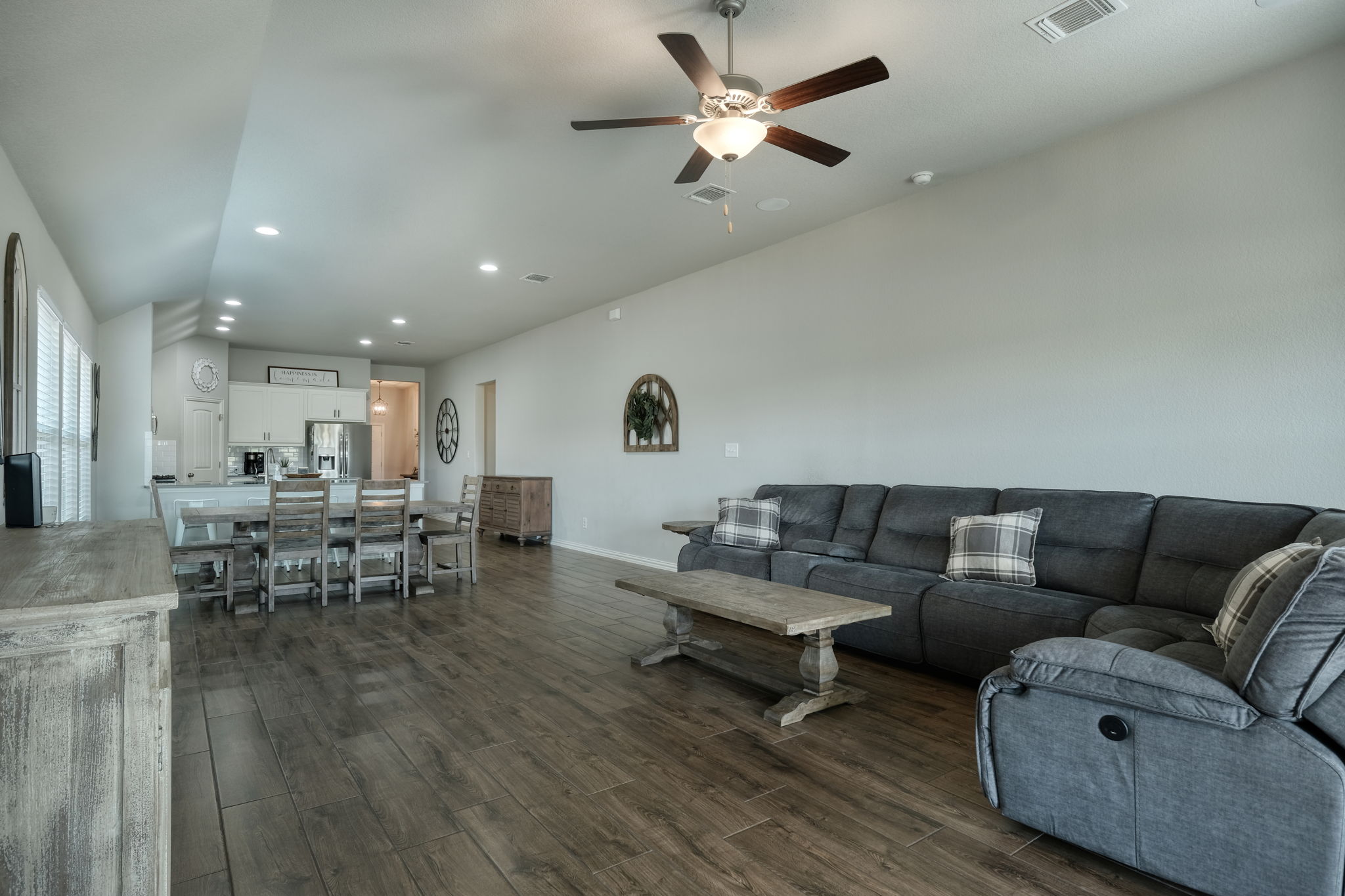 Living Room/Eating Area