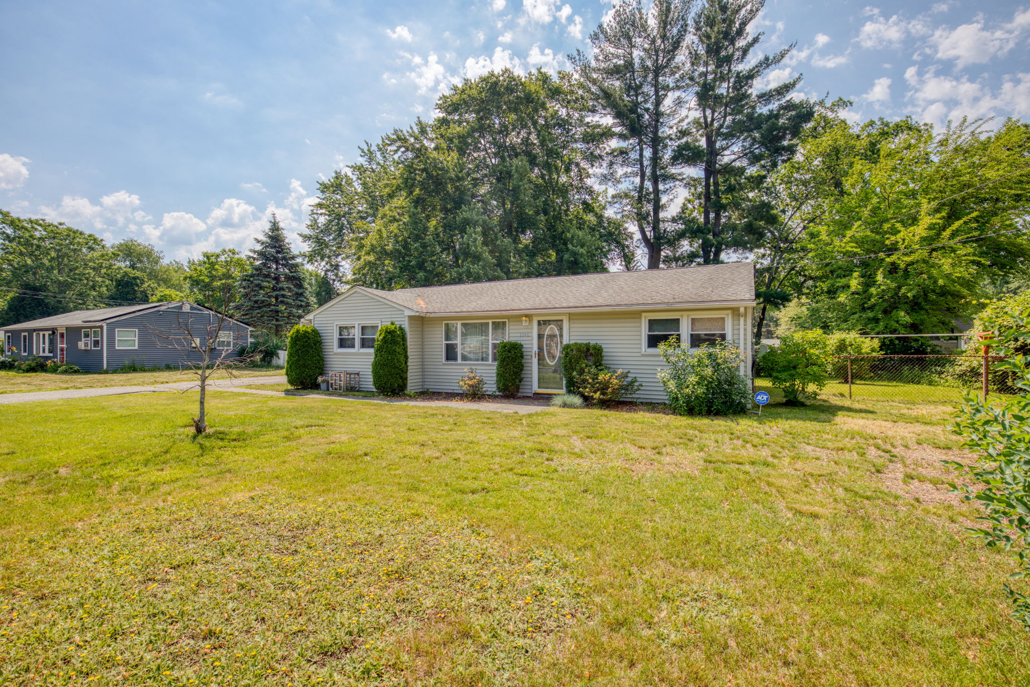 1146 Allen St, Springfield, MA 01118 Seven Roads Real Estate Media