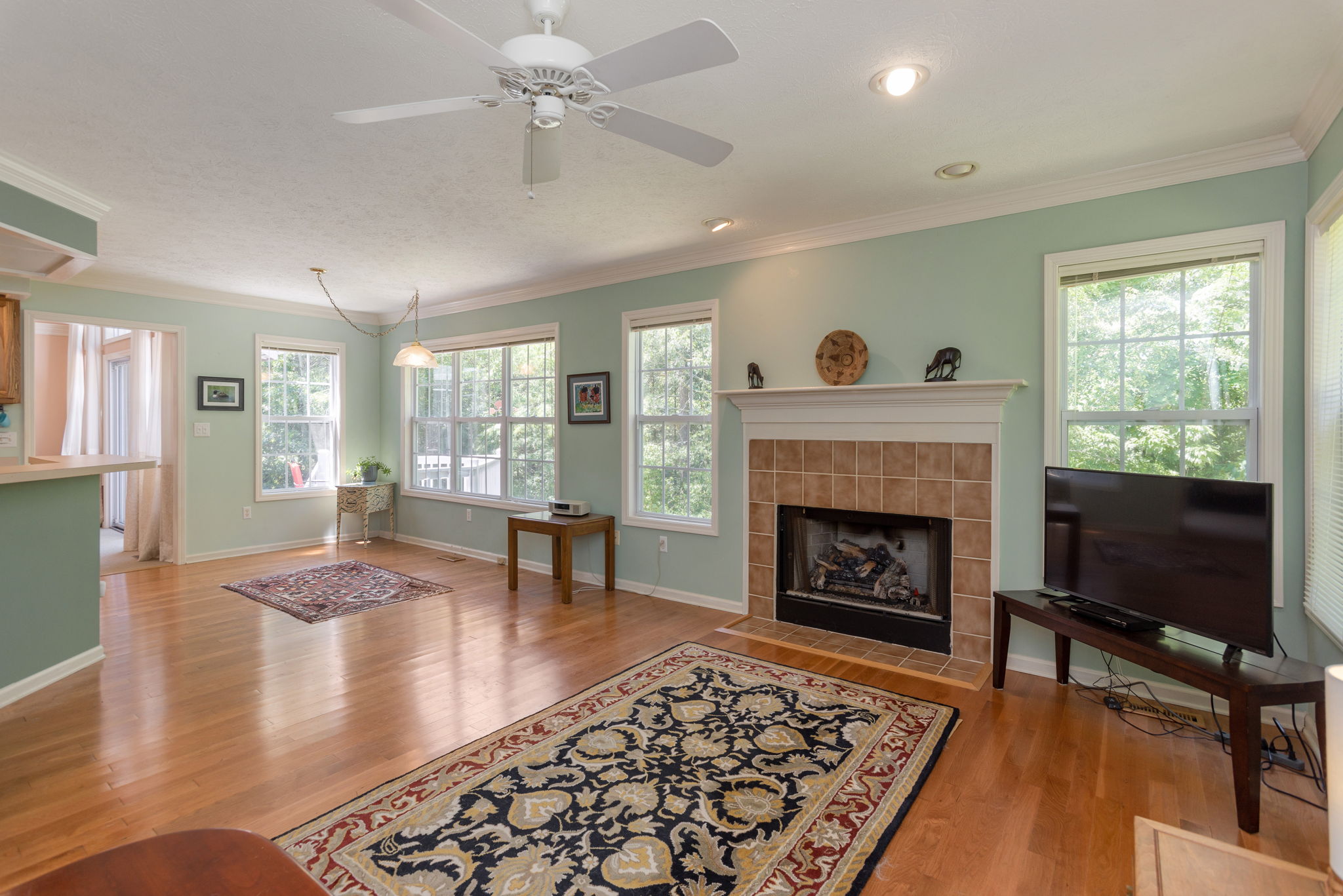 3 Tall Pines Rd, Hendersonville, NC 28739 TCMPhotos