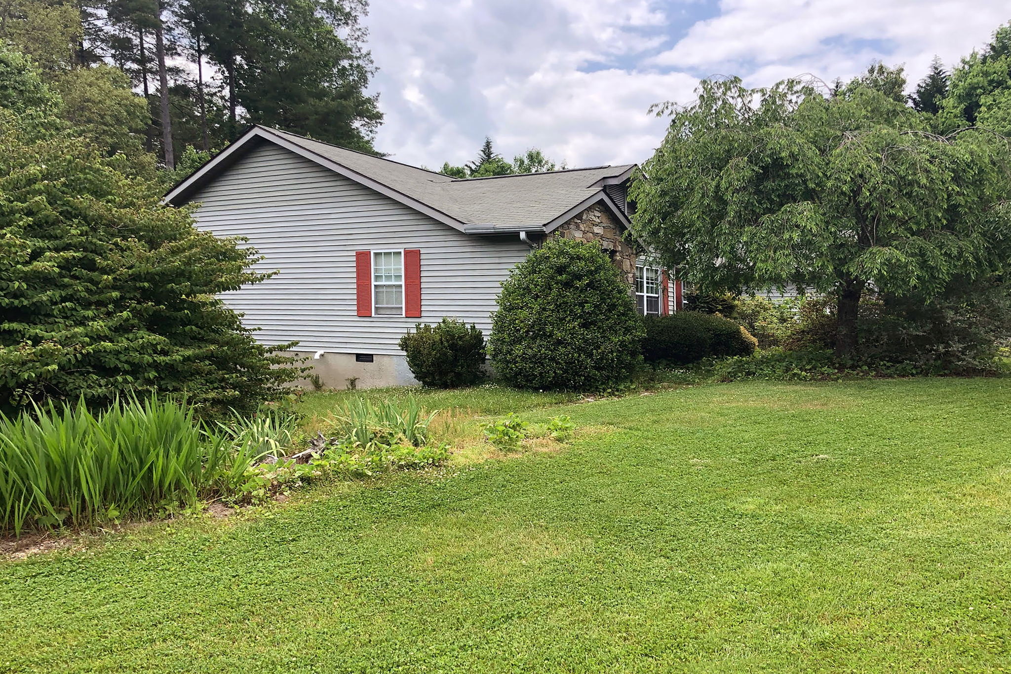 3 Tall Pines Rd, Hendersonville, NC 28739 TCMPhotos