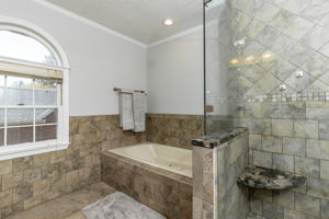 Owner's En-Suite Bath