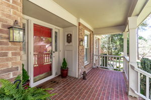 Front Porch/Entrance