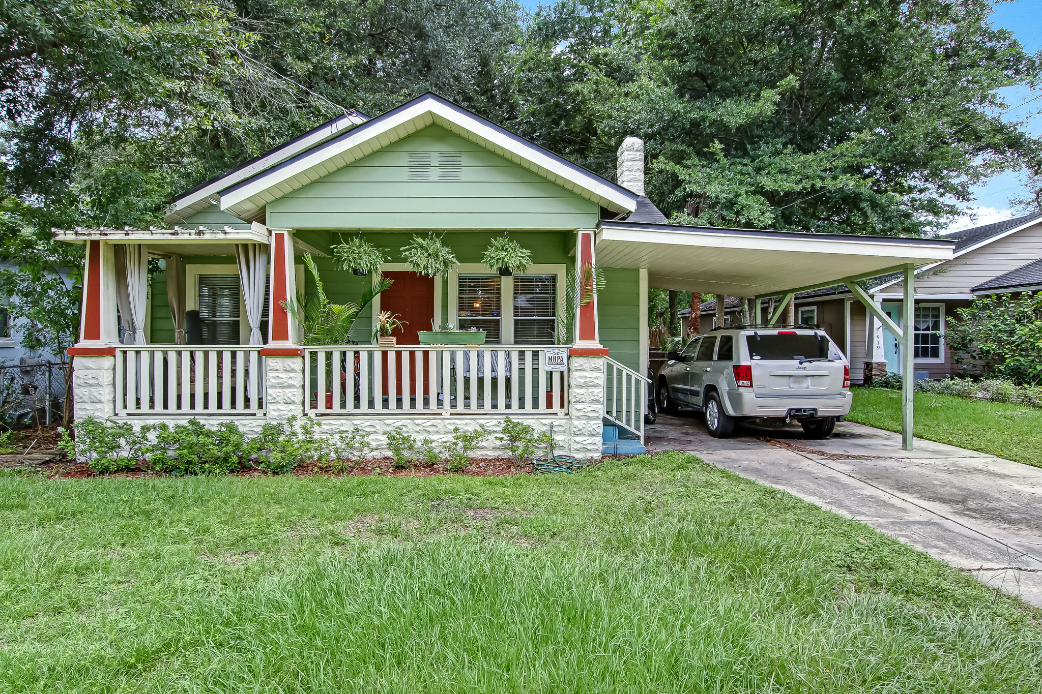 Welcome to 913 Ingleside Avenue